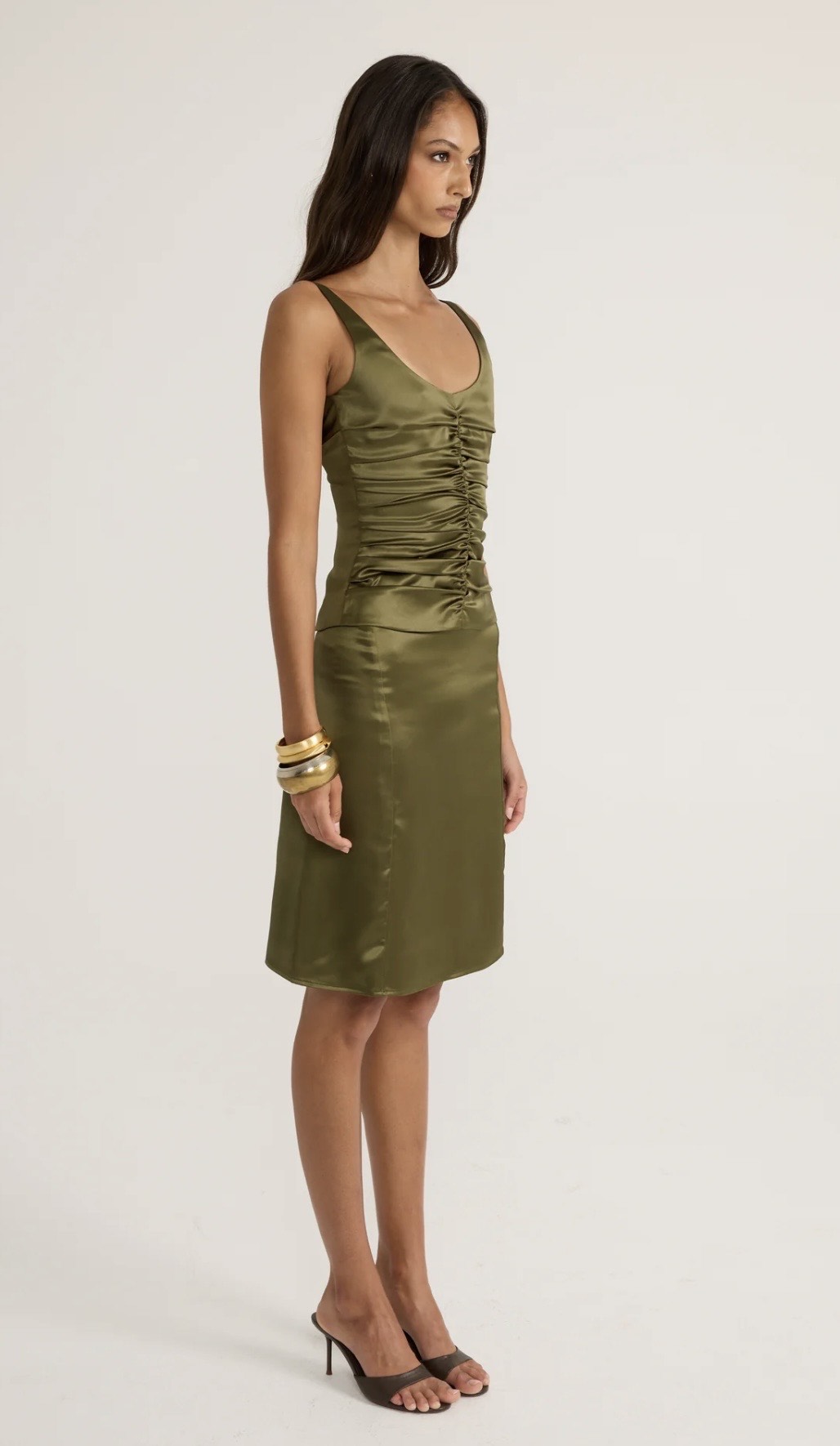 Ance Gria Atlein Set in Olive Side View